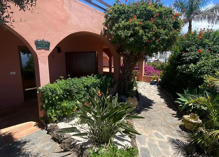 Great Views & Heated Pool - El Perenquen 3 Apartment *