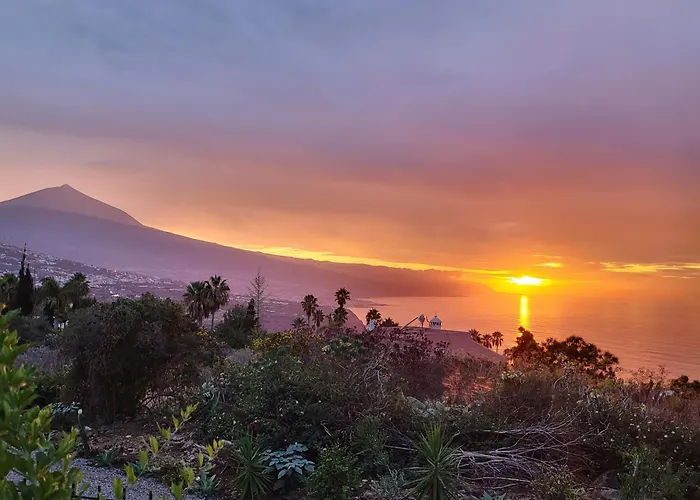 Great Views & Heated Pool - El Perenquen 3 Apartment