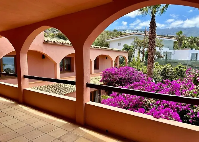 Διαμέρισμα Great Views & Heated Pool - El Perenquen 3 *